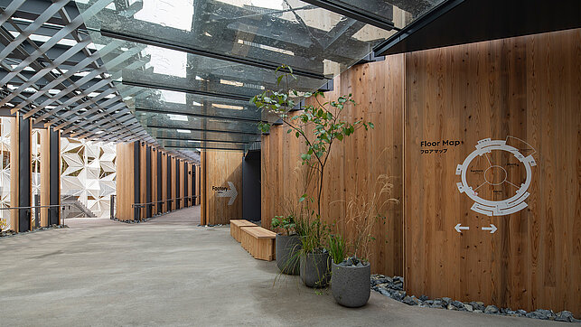Japan Pavillon Inside